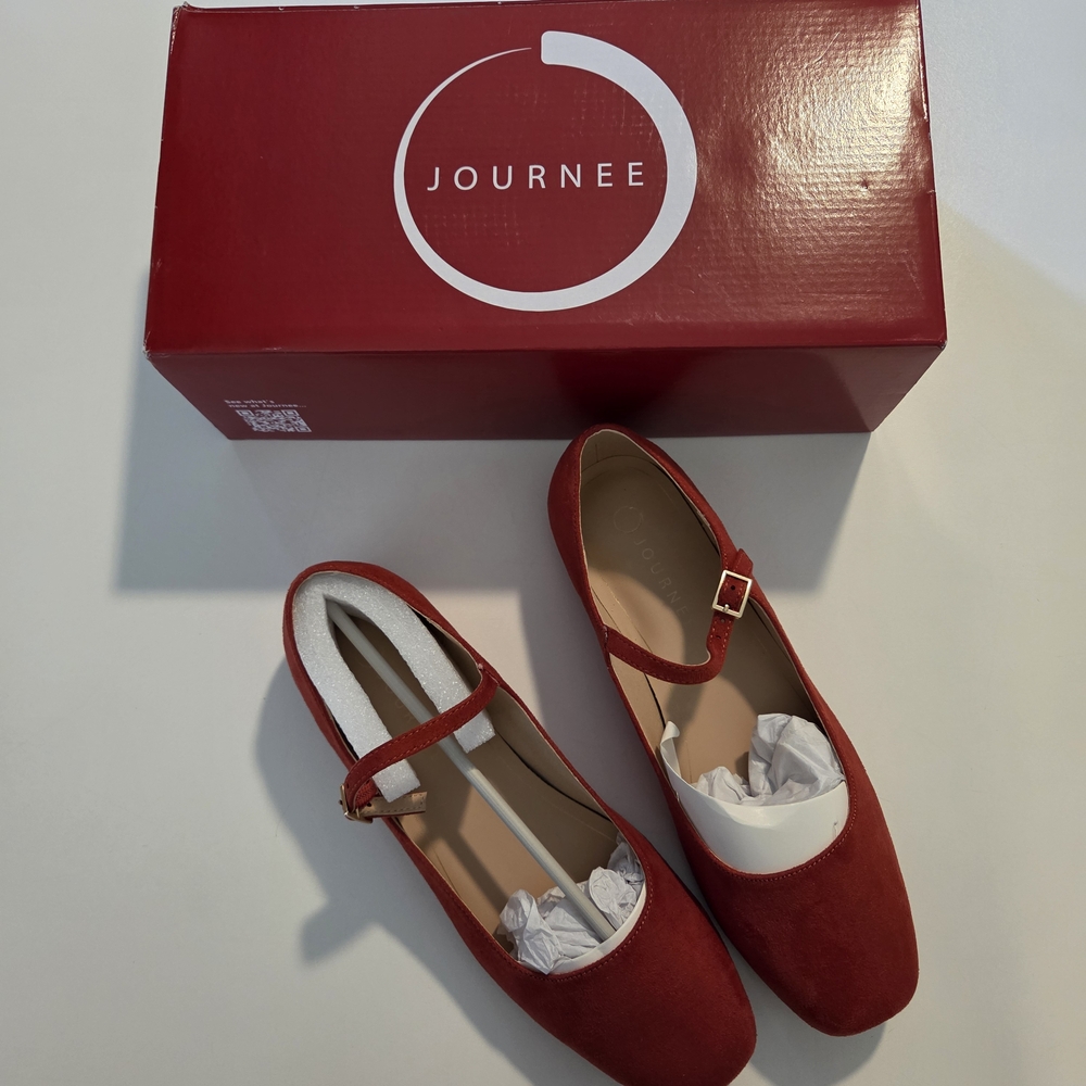 Journee Collection Carrie Mary Jane Flats Coral 8.5W NWT